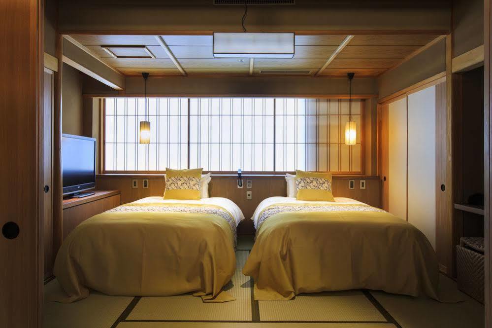 Fujisan Onsen Bessho Sasa Hotel Fudzsijosida Kültér fotó