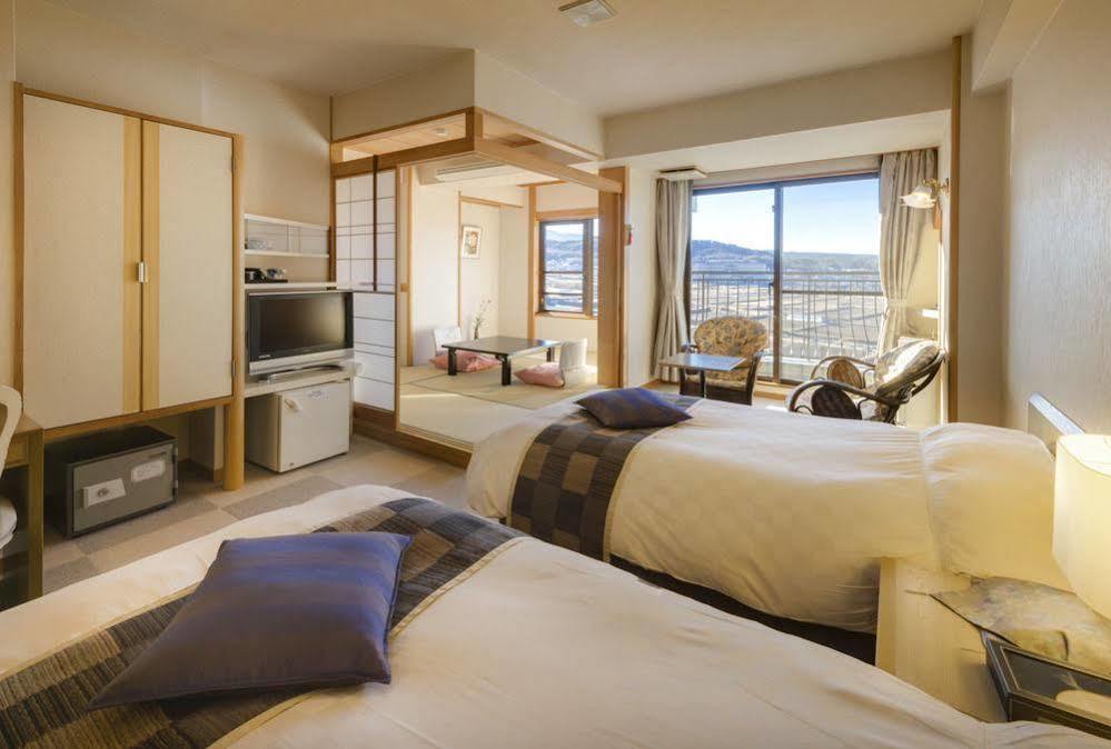 Fujisan Onsen Bessho Sasa Hotel Fudzsijosida Kültér fotó