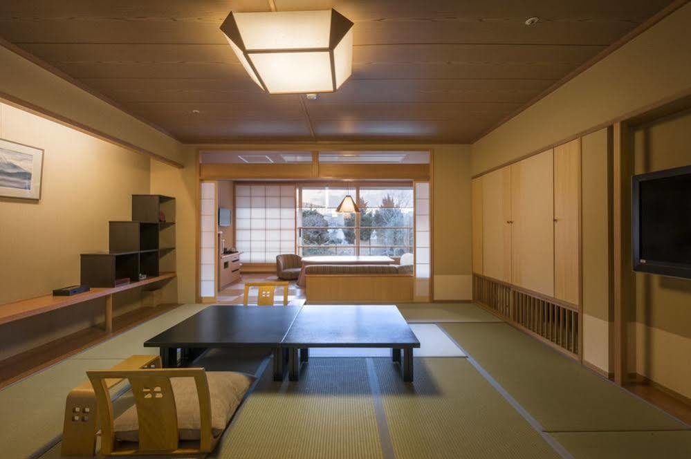 Fujisan Onsen Bessho Sasa Hotel Fudzsijosida Kültér fotó