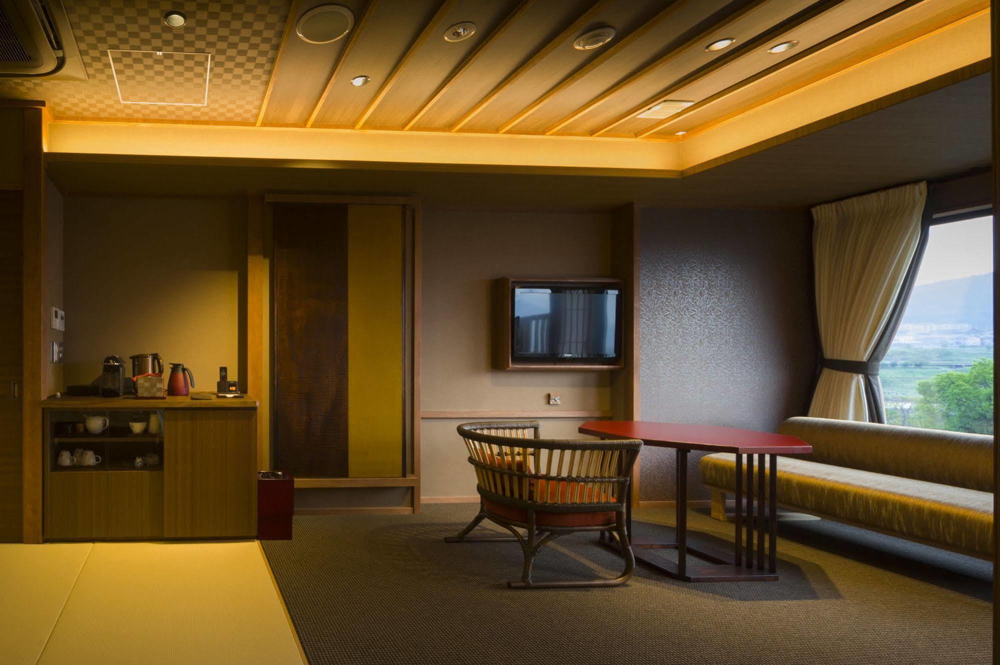 Fujisan Onsen Bessho Sasa Hotel Fudzsijosida Kültér fotó