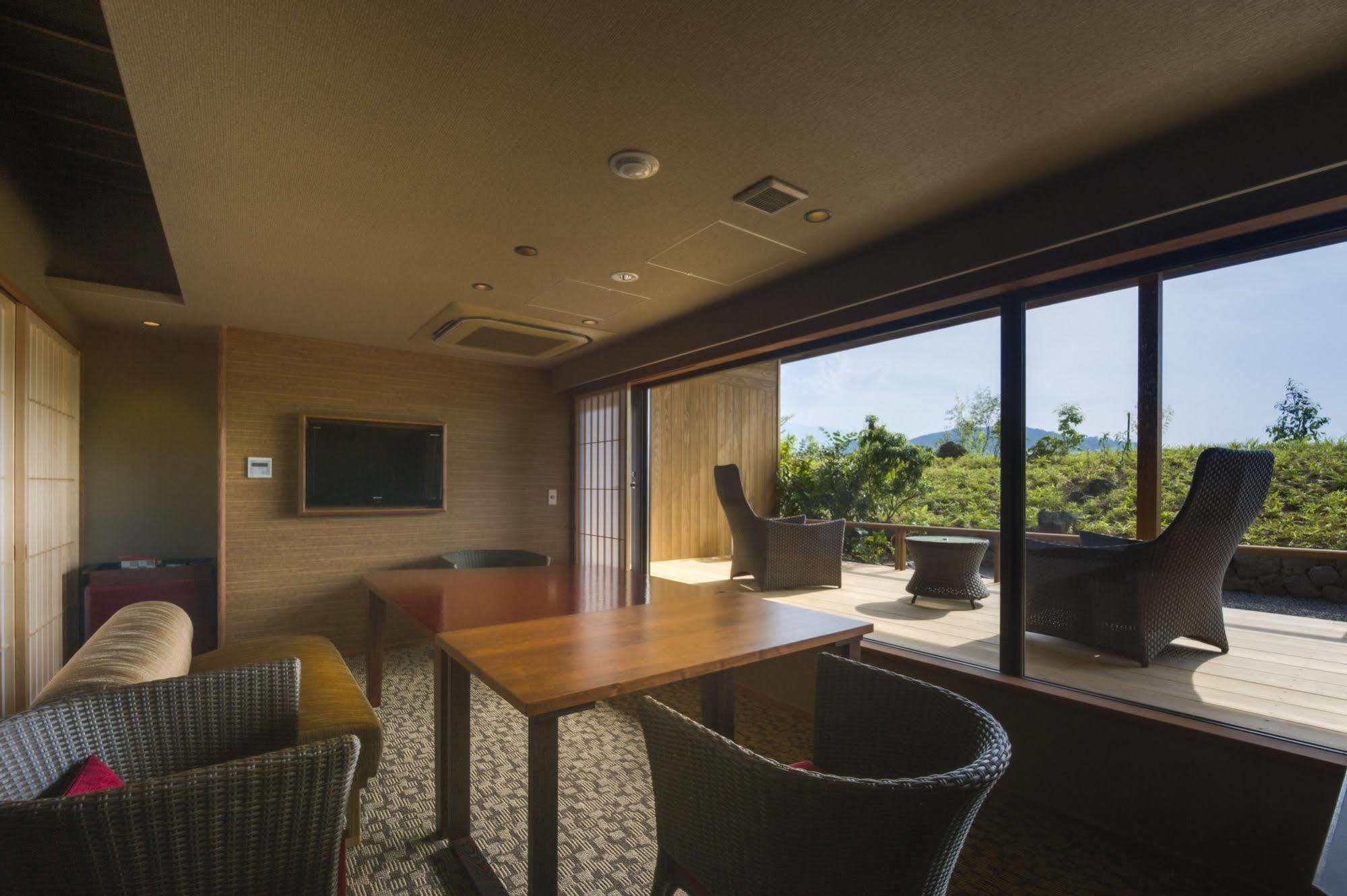 Fujisan Onsen Bessho Sasa Hotel Fudzsijosida Kültér fotó