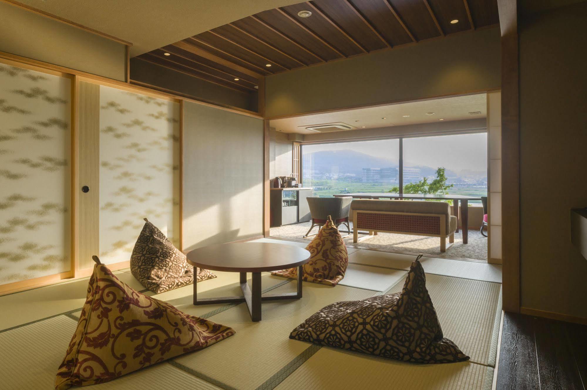 Fujisan Onsen Bessho Sasa Hotel Fudzsijosida Kültér fotó